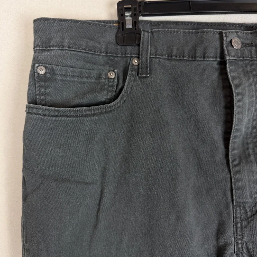 Levi's 502 Jeans Mens 42x32 Gray Charcoal Wash Regular Tapered Stretch Denim